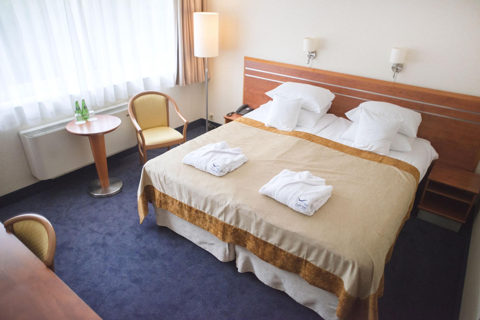 Hotel Nadmorski Гдиня Екстериор снимка