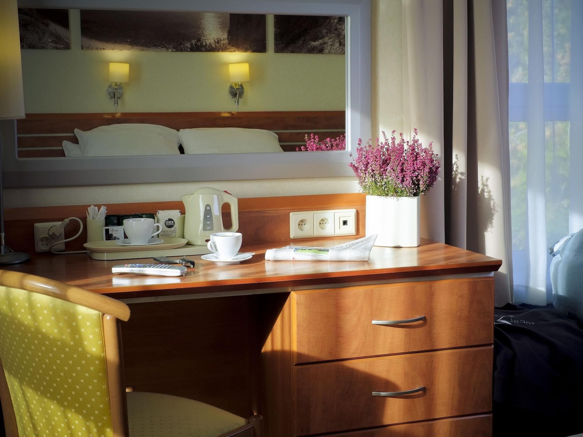 Hotel Nadmorski Гдиня Екстериор снимка