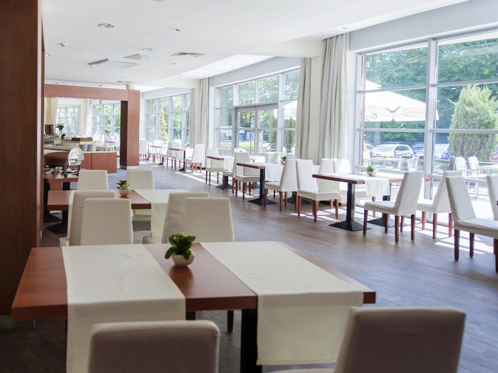Hotel Nadmorski Гдиня Екстериор снимка