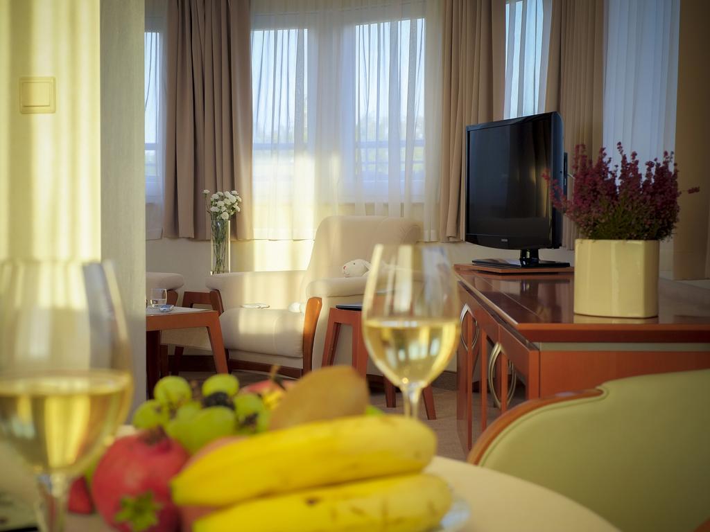 Hotel Nadmorski Гдиня Екстериор снимка